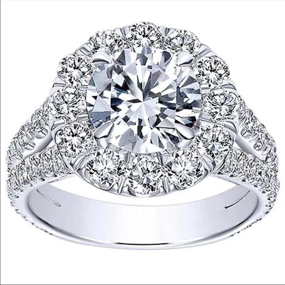 Round 925 Silver Beautiful Engagement Diamond Ring